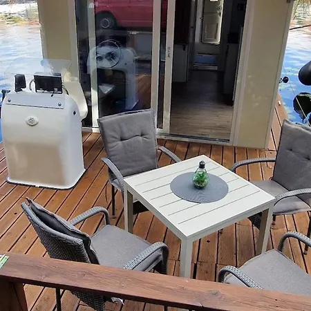 Hausboot Abendteuer Auf Dem See! Botel Neuruppin