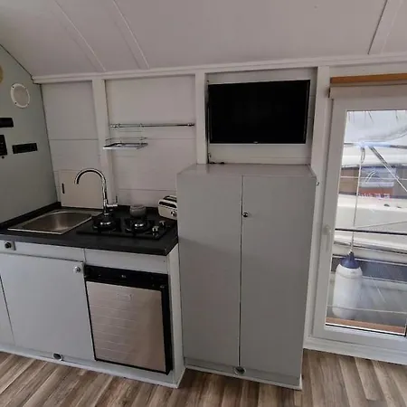 Hausboot Abendteuer Auf Dem See! Botel Neuruppin