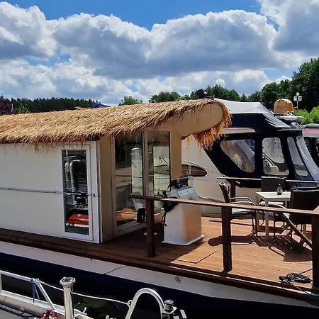 Hausboot Abendteuer Auf Dem See! Botel Neuruppin